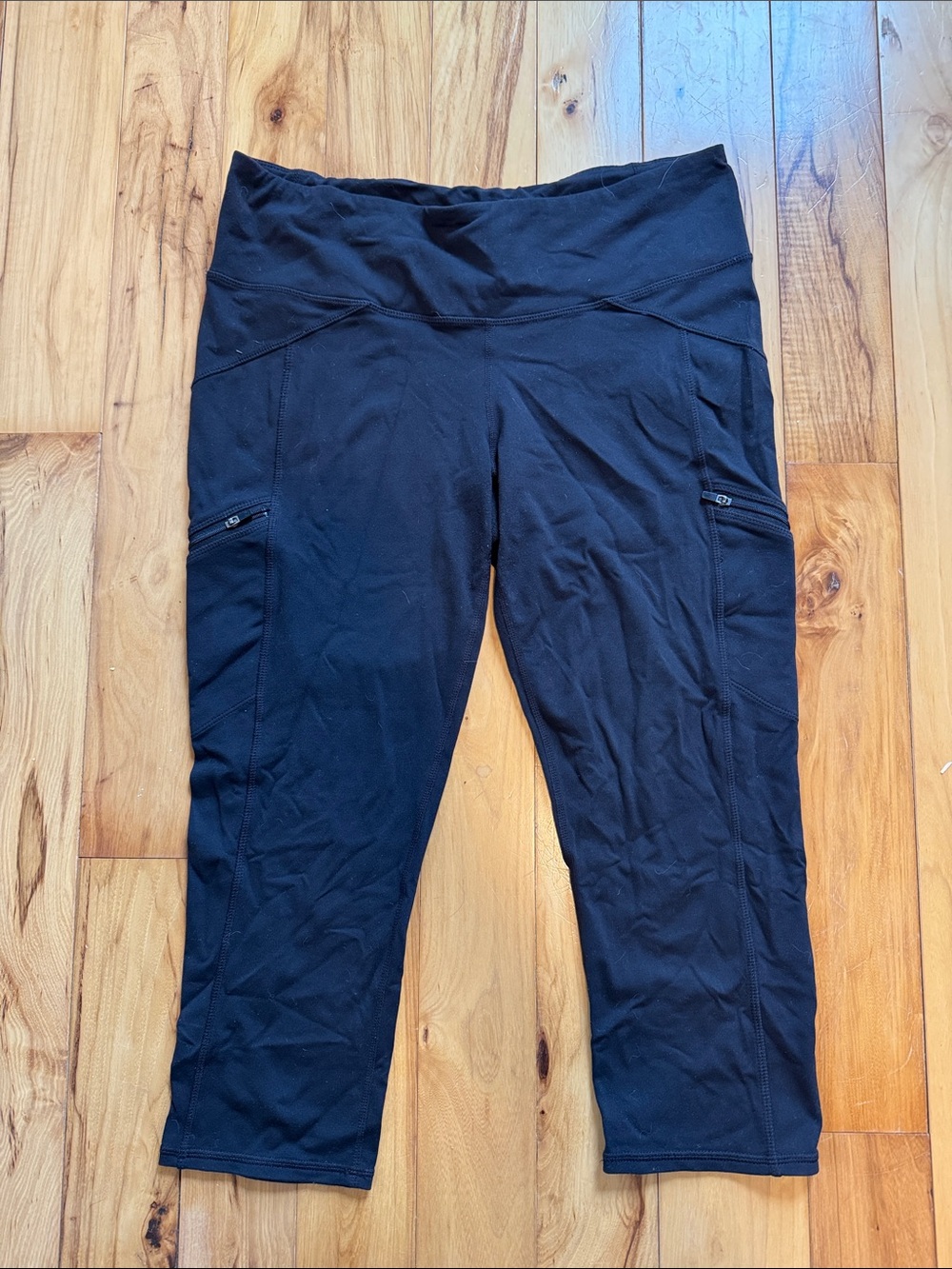 Black Cropped Active Leggings with Side Zip Pockets Athleta large